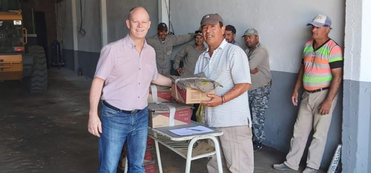 ENTREGA DE INDUMENTARIA AL PERSONAL