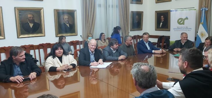 EL PRESIDENTE MUNICIPAL DE SANTA ANA FIRMÓ UN CONVENIO DE ADHESIÓN AL PLAN NACIONAL DE PRIMERA INFANCIA