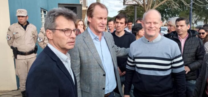 VISITA DEL GOBERNADOR A LA ZONA