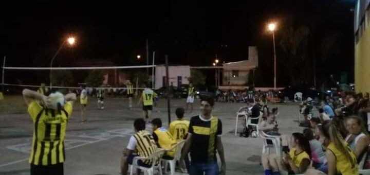¿QUERÉS PRACTICAR VOLEY?