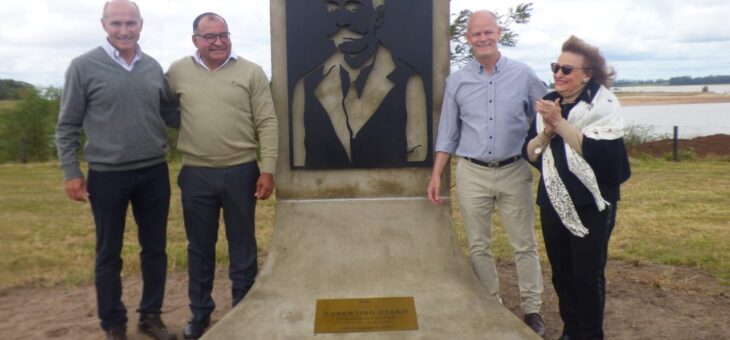 INAUGURAMOS EL MONUMENTO A NUESTRO FUNDADOR