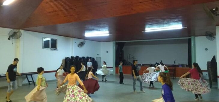 TALLER DE DANZAS FOLCLÓRICAS CAMBIA DE DÍA