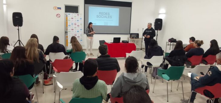TALLER SOBRE REDES SOCIALES