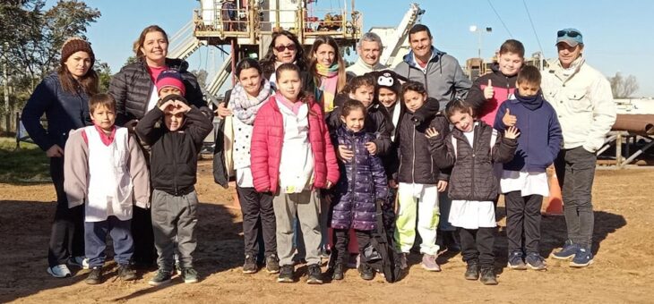 RECIBIMOS LA VISITA DE DOS ESCUELA