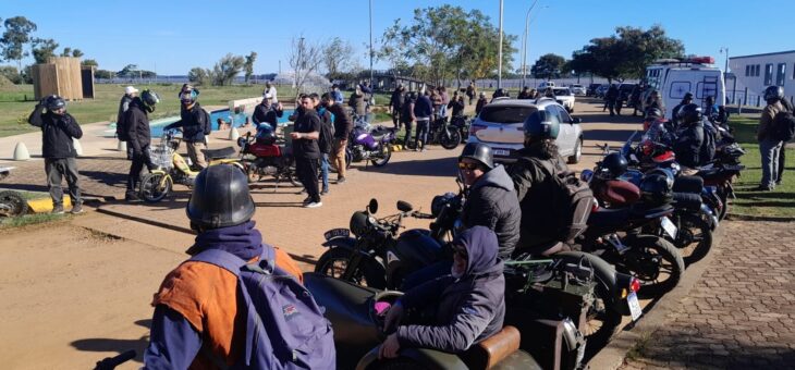 LAS MOTOS ANTIGUAS SE LUCIERON EN SANTA ANA